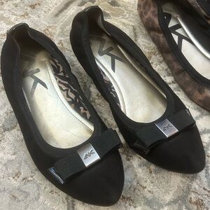 Anne Klein Sport Black Flats with Bow Accent 8.5